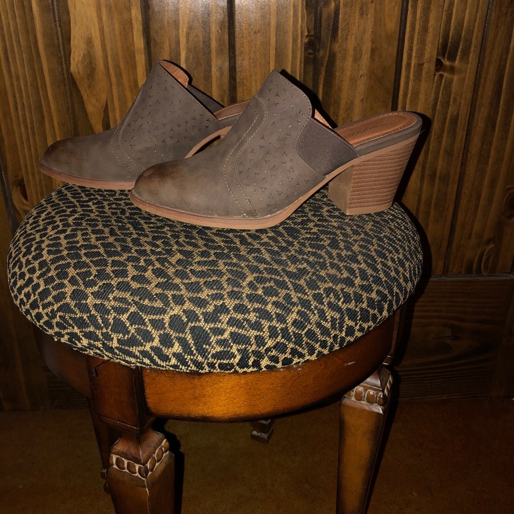 Mule - Picture 2 of 5